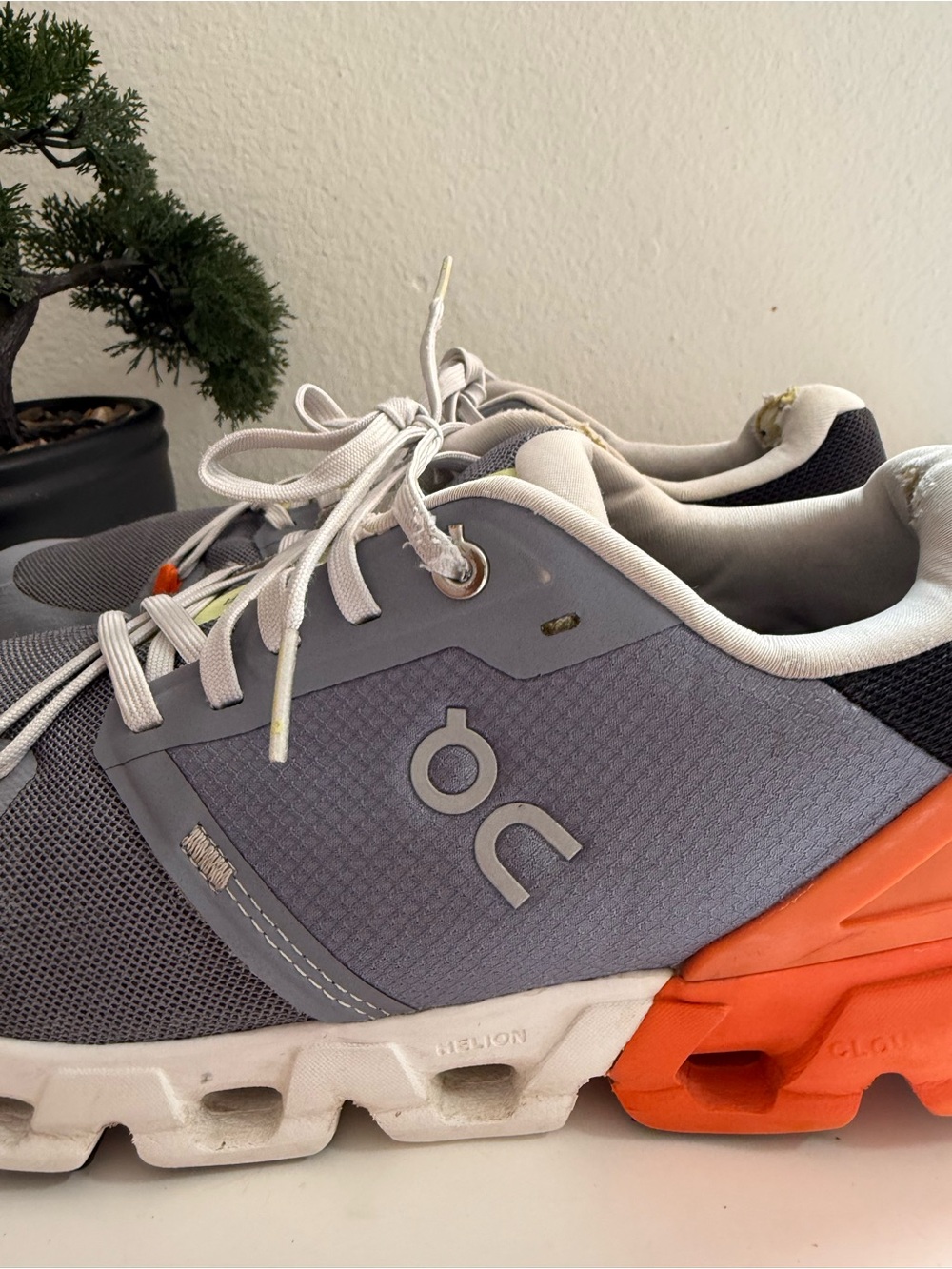 On Running cloudflyer 4 Men size 9 Athletic Shoes — Gray with Orange Accents - Picture 7 of 13